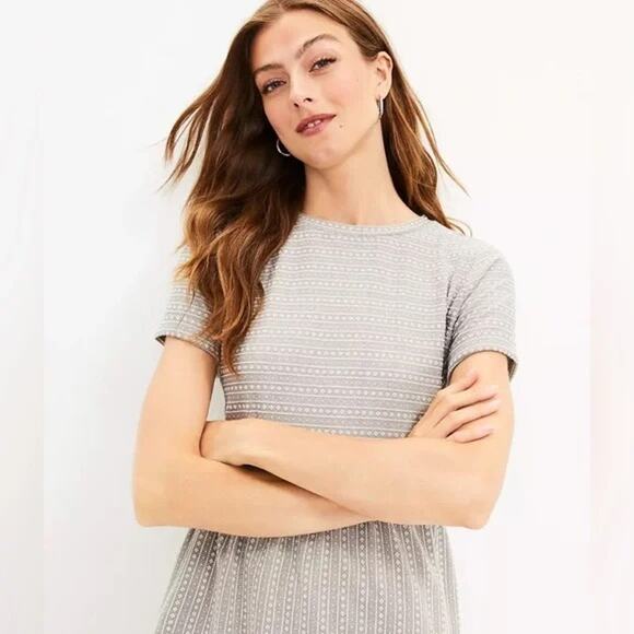 LOFT Plus Gray & White Jacquard Pattern Stretch Knit Button Back Babydoll Dress - Picture 2 of 13